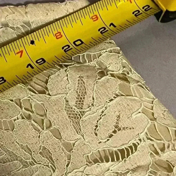 Adiva Sz L Cream Sleeveless V-Neck Lace-Over Tank - Picture 8 of 8